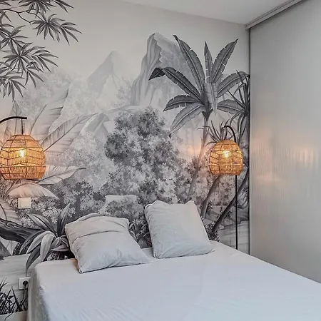 #ib The Little Terrace *