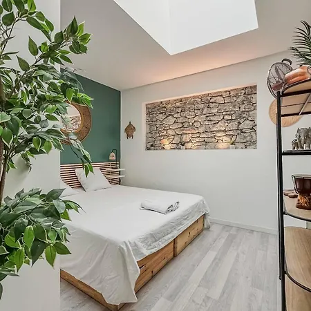 #ib The Little Terrace Grenoble