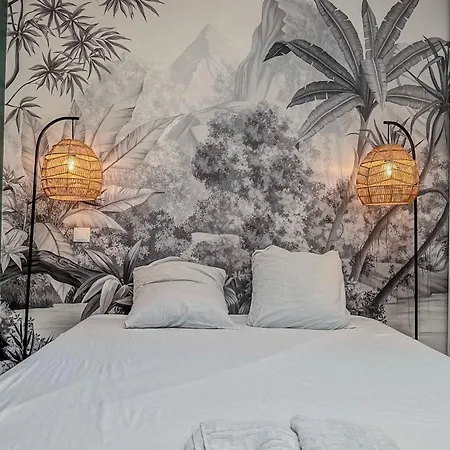 #ib The Little Terrace *