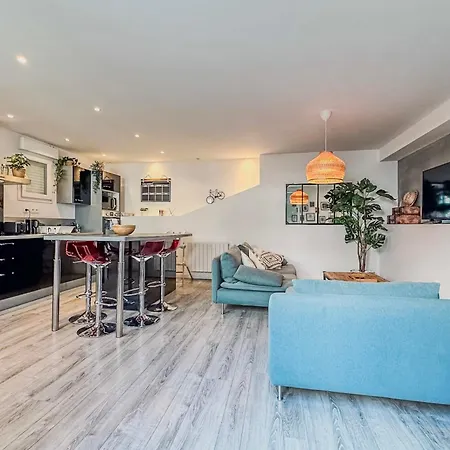 #ib The Little Terrace