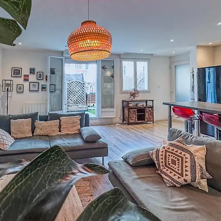 #ib The Little Terrace *