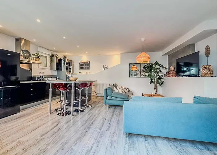 #ib The Little Terrace