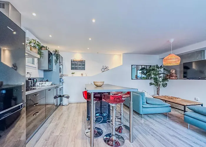 #ib The Little Terrace